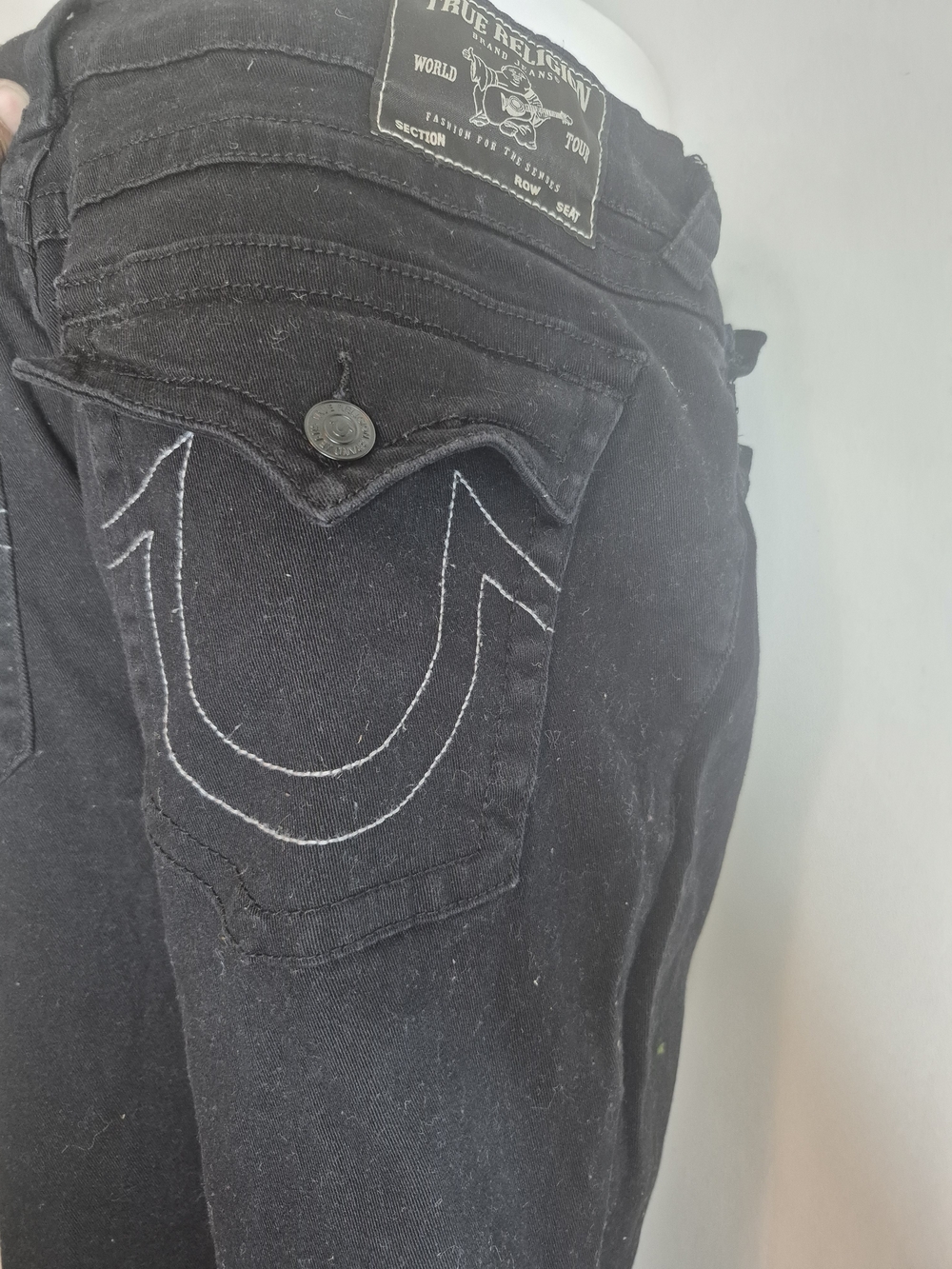 True Religion Men’s Black Relaxed Pocket Jeans - Picture 2 of 6